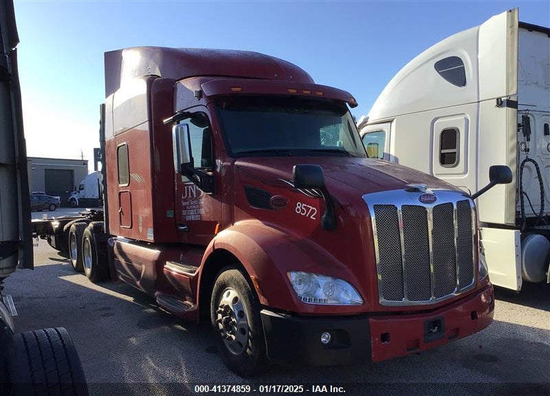 2018 PETERBILT 579 VIN: 1XPBDP9XXJD457736