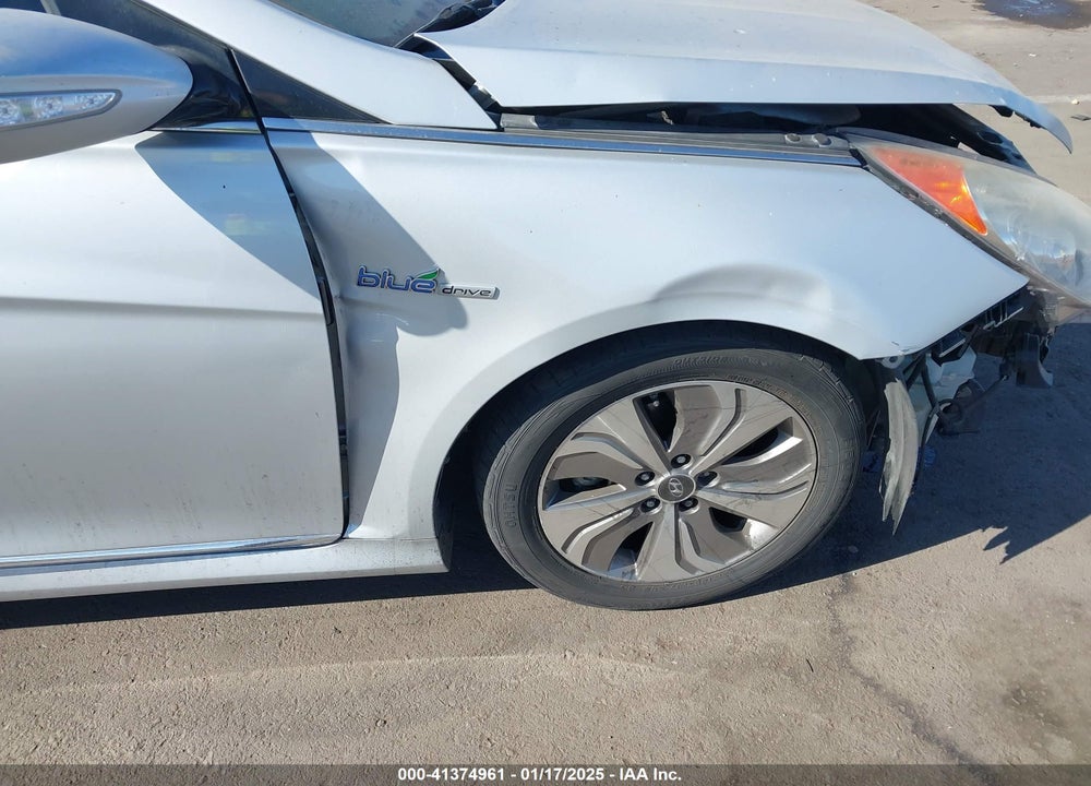 2015 HYUNDAI SONATA HYBRID LIMITED VIN: KMHEC4A43FA128933