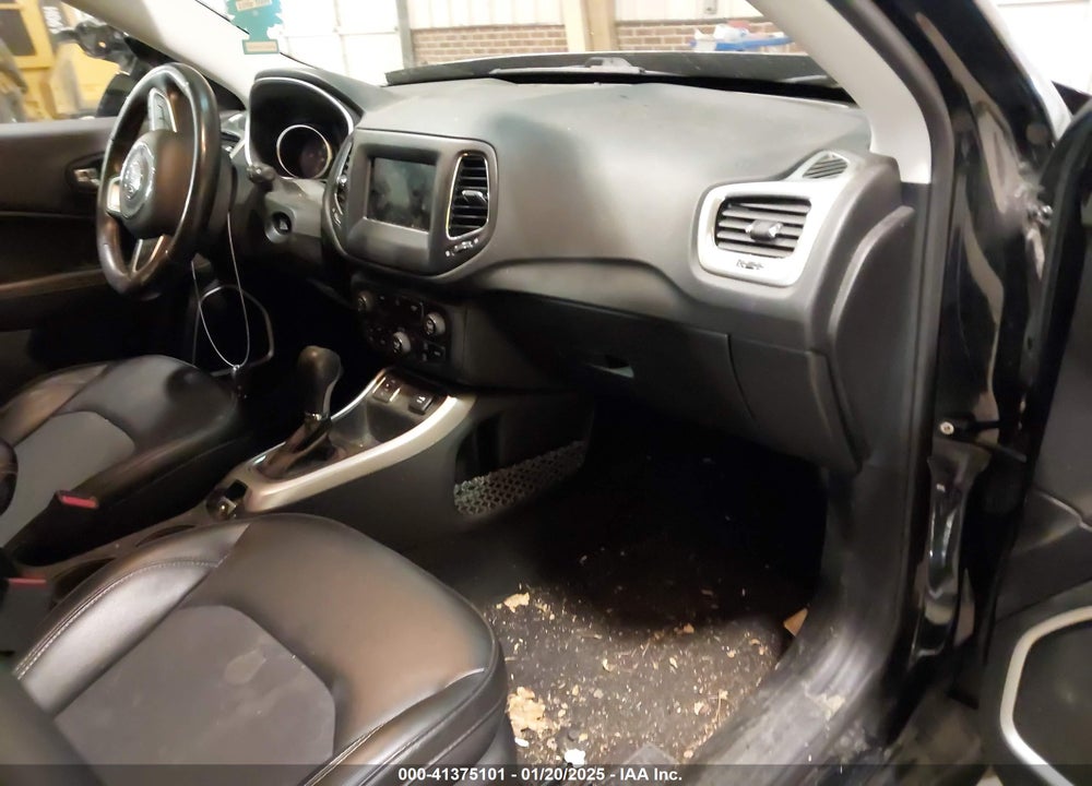 2018 JEEP COMPASS LATITUDE FWD VIN: 3C4NJCBB6JT272446