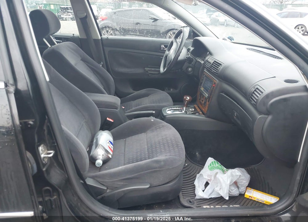 2001 VOLKSWAGEN PASSAT GLS V6 VIN: WVWPH63B31P273210