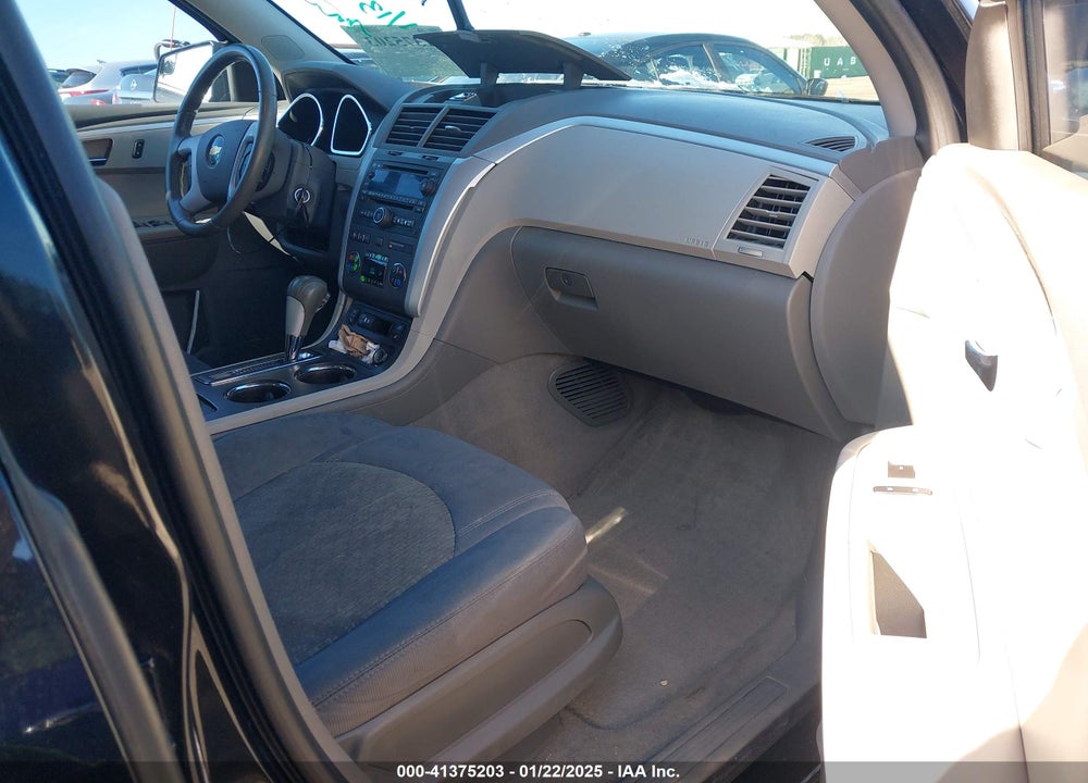 2011 CHEVROLET TRAVERSE VIN: 1GNKVGED1BJ133157