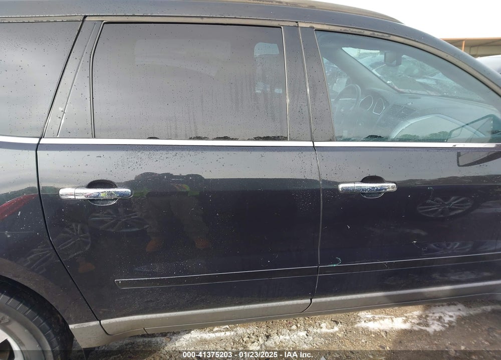 2011 CHEVROLET TRAVERSE VIN: 1GNKVGED1BJ133157