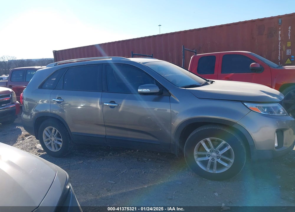 2014 KIA SORENTO LX VIN: 5XYKT4A68EG540322