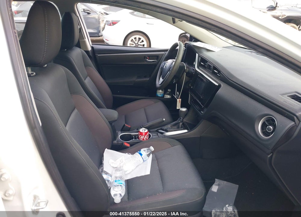 2018 TOYOTA COROLLA VIN: 2T1BURHE3JC088048