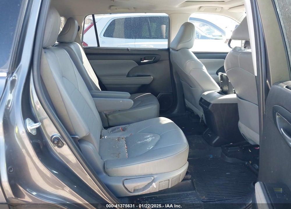 2021 TOYOTA HIGHLANDER XLE VIN: 5TDGZRBH0MS097540