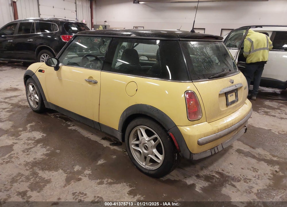 2002 MINI COOPER VIN: WMWRC33402TC37278