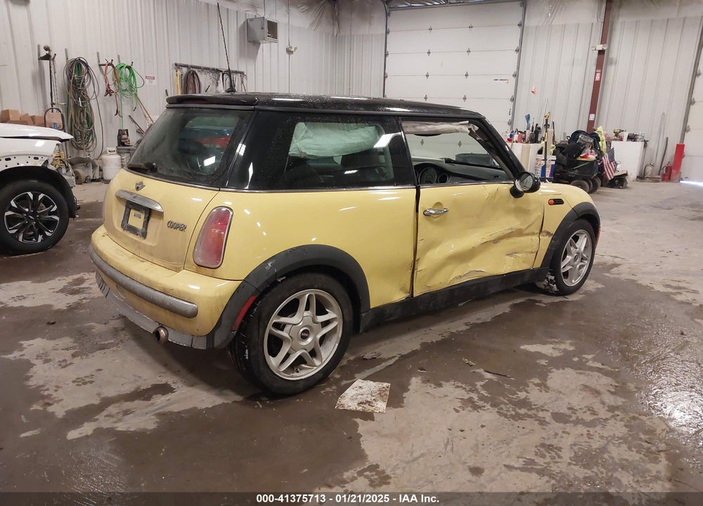 2002 MINI COOPER VIN: WMWRC33402TC37278