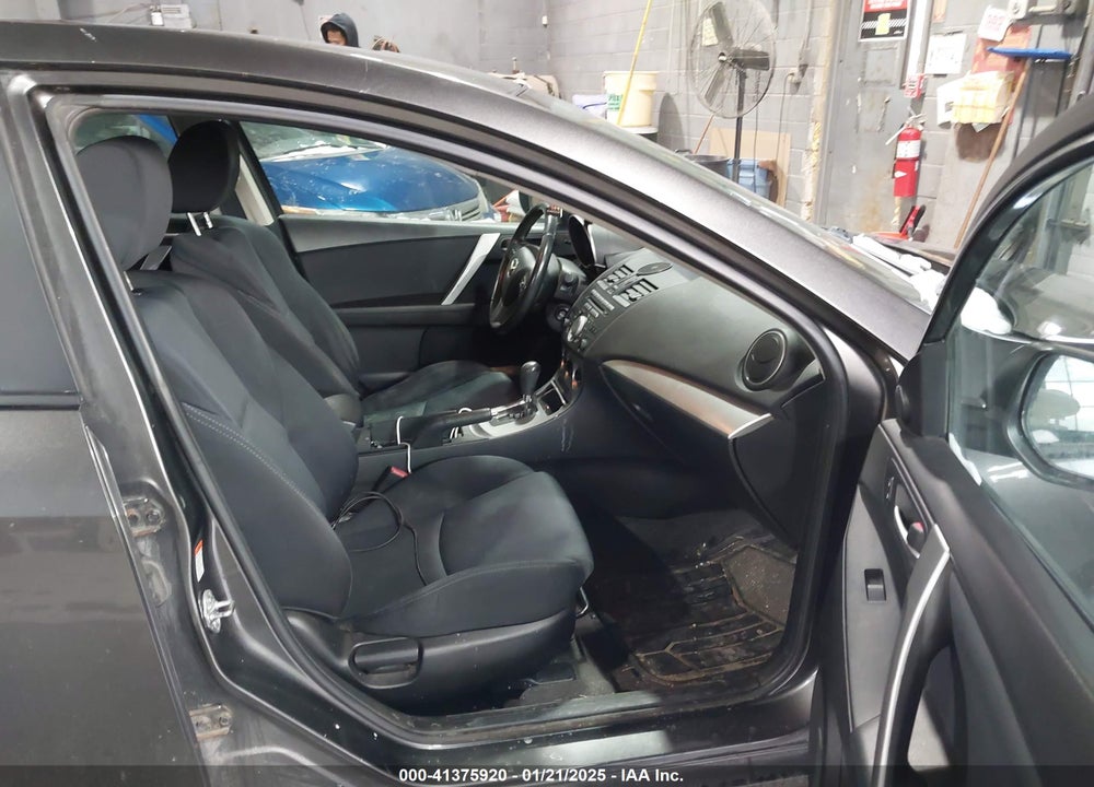 2011 MAZDA 3 S SPORT VIN: JM1BL1U63B1475983