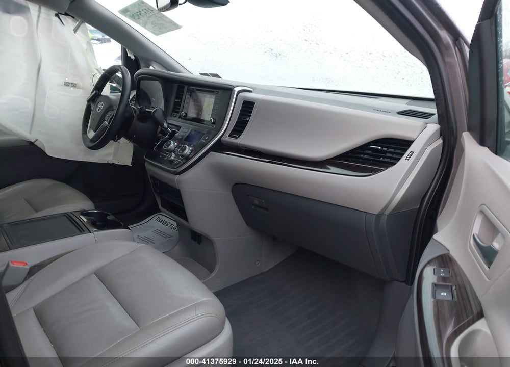 2020 TOYOTA SIENNA XLE PREMIUM VIN: 5TDDZ3DC8LS240329