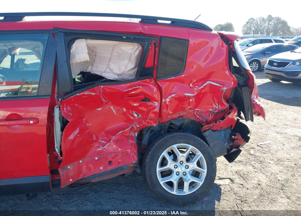 2017 JEEP RENEGADE LATITUDE 4X4 VIN: ZACCJBBBXHPE57473