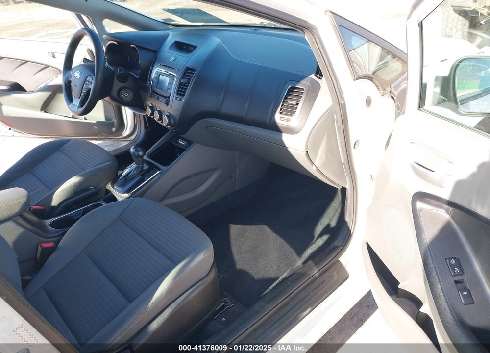 2017 KIA FORTE LX VIN: 3KPFL4A78HE046330