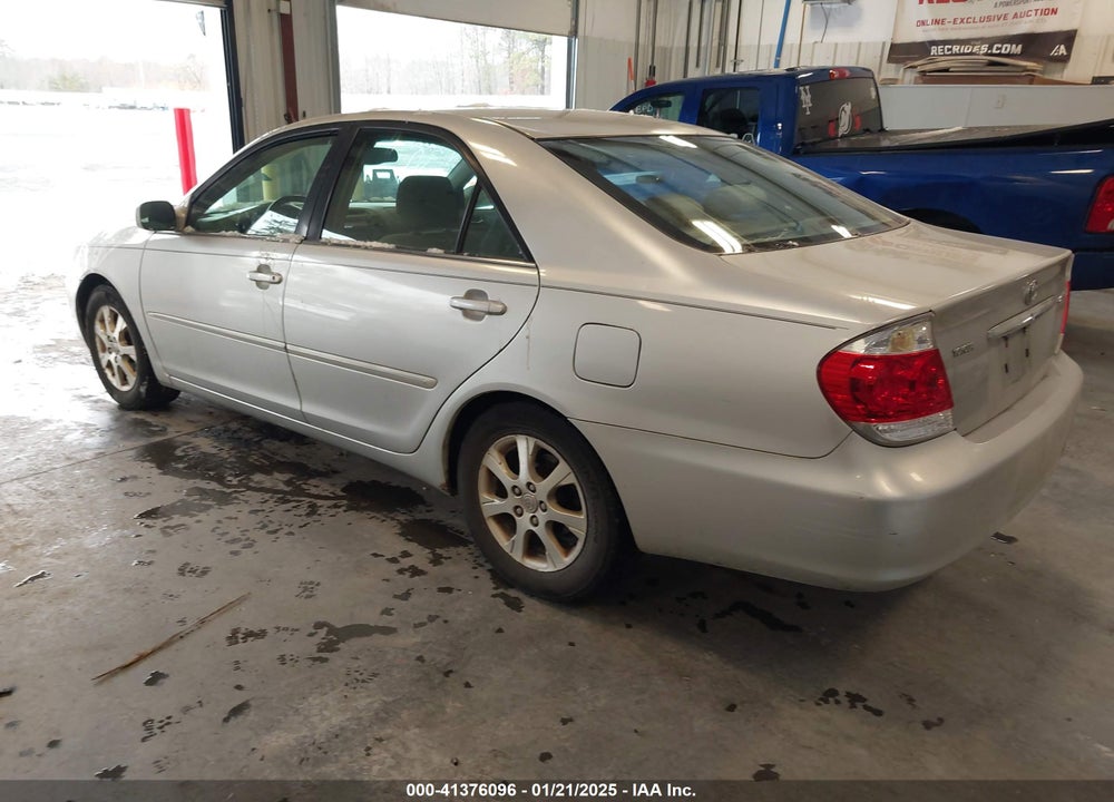 2005 TOYOTA CAMRY XLE VIN: 4T1BE30KX5U527911