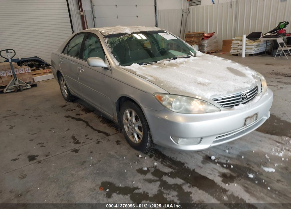 2005 TOYOTA CAMRY XLE VIN: 4T1BE30KX5U527911