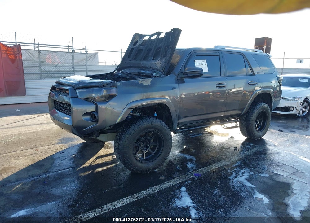 2018 TOYOTA 4RUNNER SR5 VIN: JTEZU5JRXJ5183574