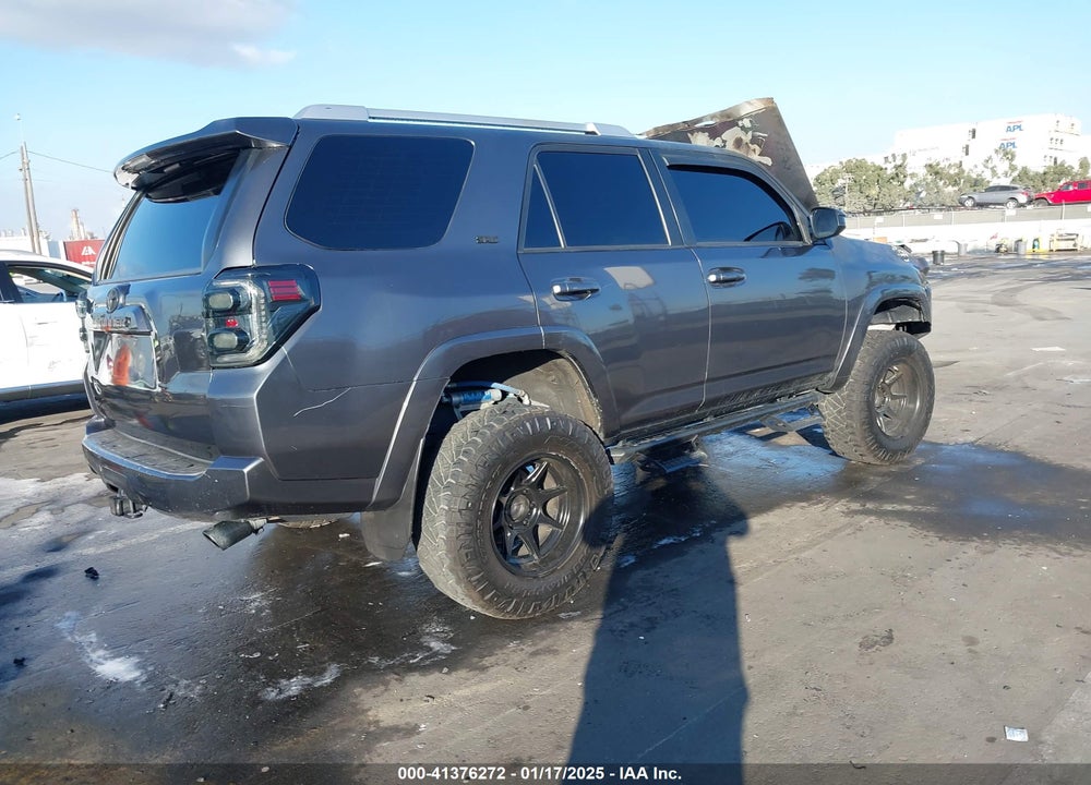 2018 TOYOTA 4RUNNER SR5 VIN: JTEZU5JRXJ5183574
