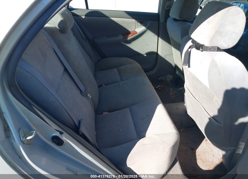 2005 TOYOTA COROLLA LE VIN: 1NXBR32E65Z560903