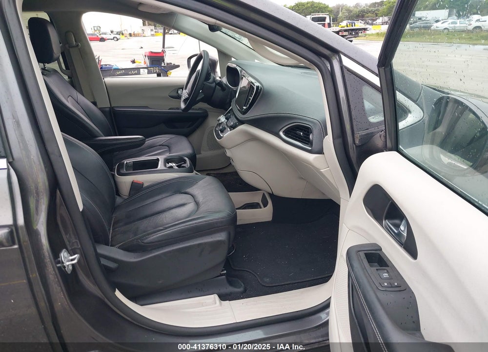 2022 CHRYSLER PACIFICA TOURING L VIN: 2C4RC1BG5NR160824