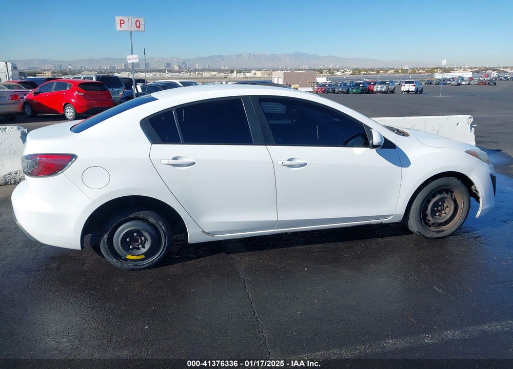 2011 MAZDA 3 I SPORT VIN: JM1BL1UF2B1448029
