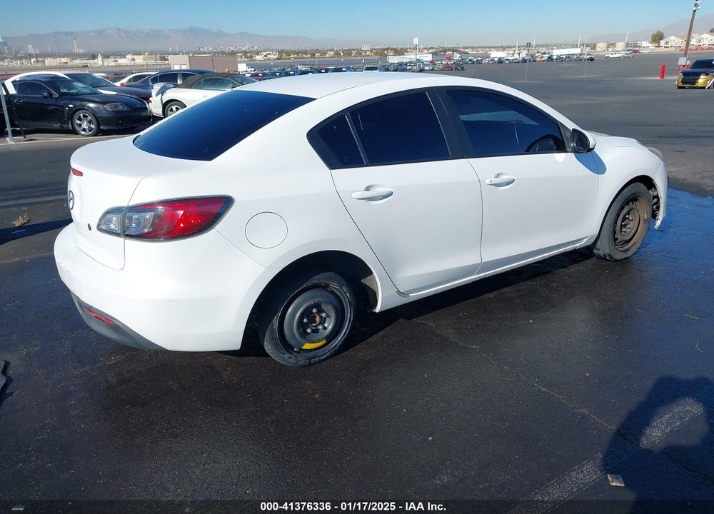 2011 MAZDA 3 I SPORT VIN: JM1BL1UF2B1448029