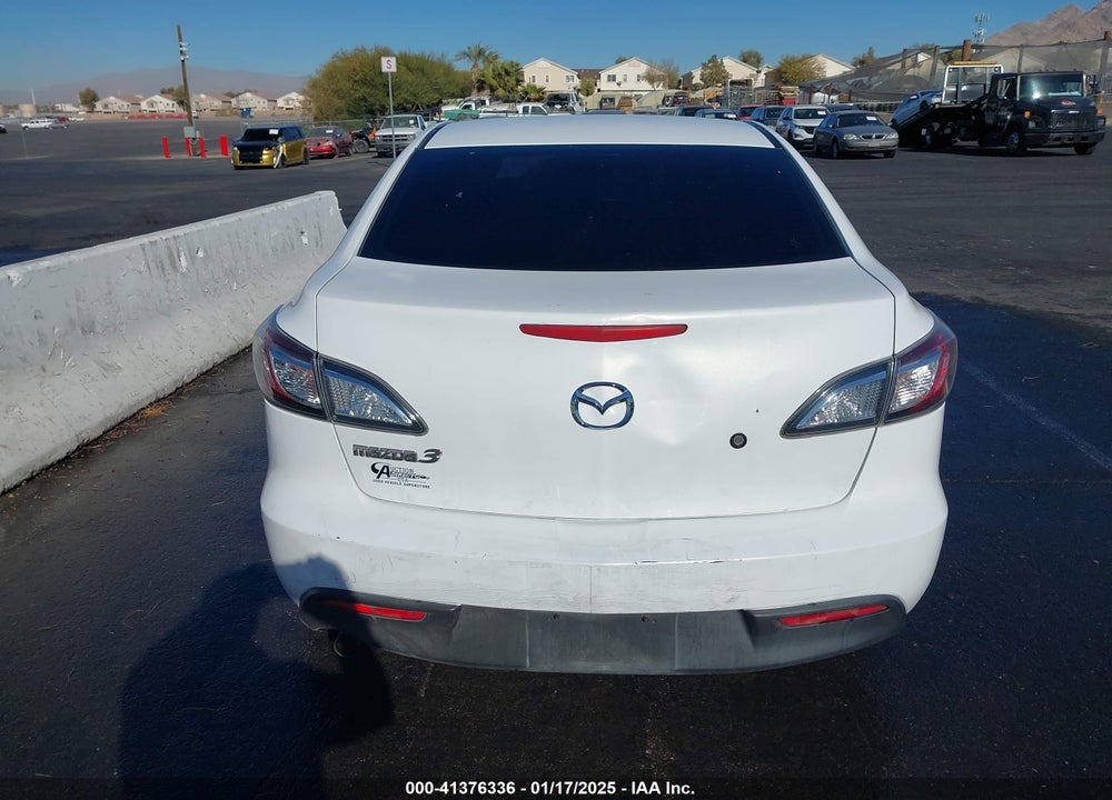2011 MAZDA 3 I SPORT VIN: JM1BL1UF2B1448029