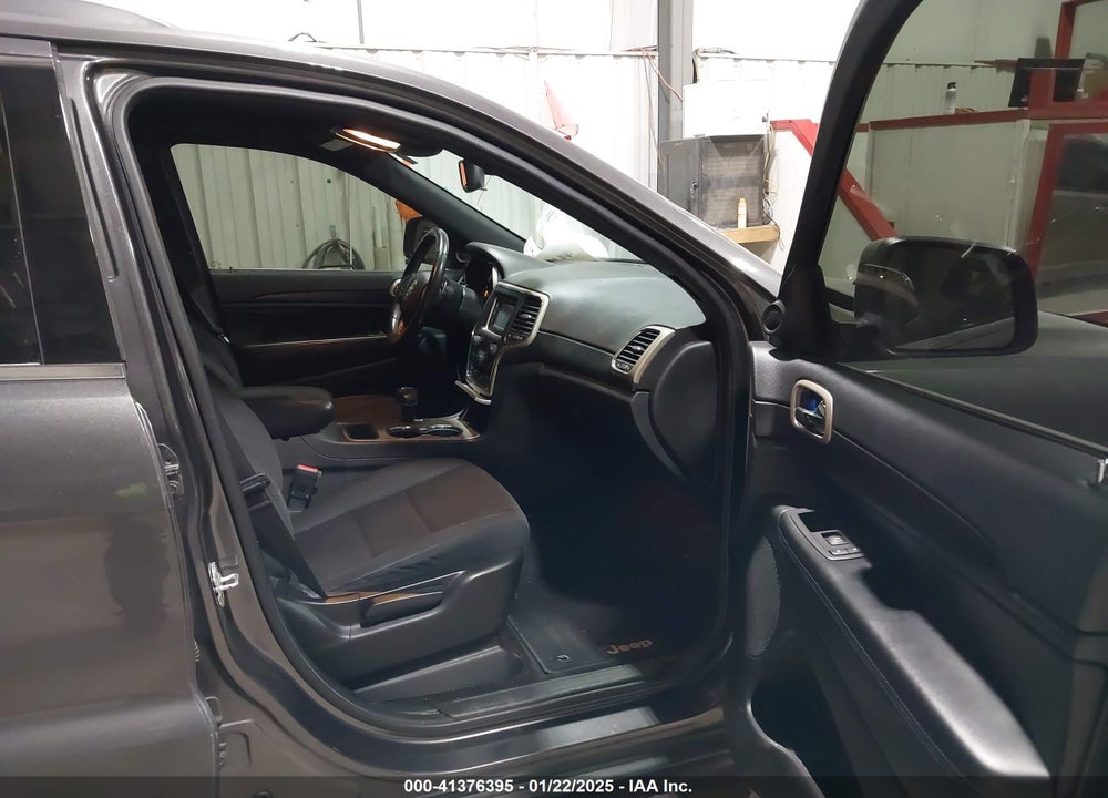 2014 JEEP GRAND CHEROKEE LAREDO VIN: 1C4RJFAG0EC137898