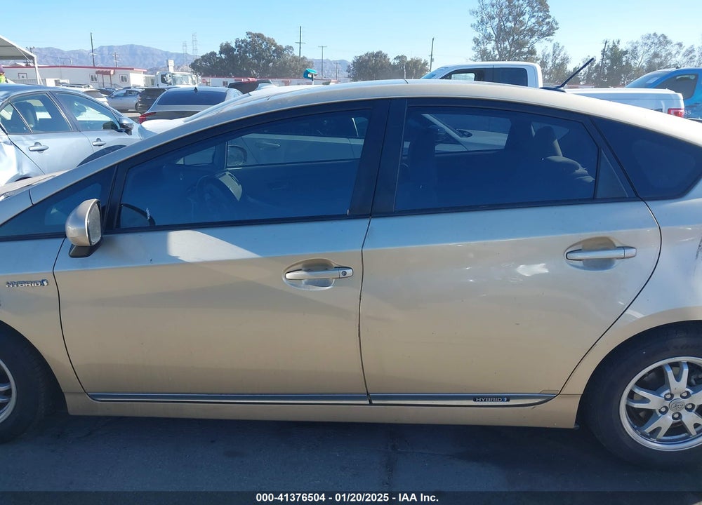 2011 TOYOTA PRIUS THREE VIN: JTDKN3DU7B1447401