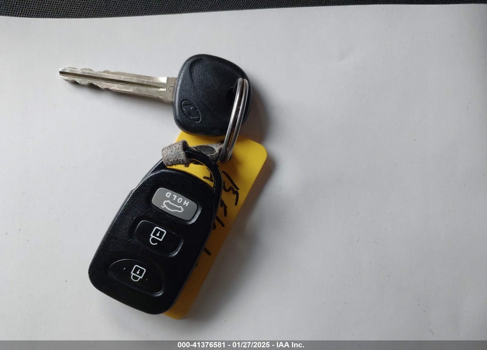 2015 HYUNDAI ELANTRA VIN: 5NPDH4AE8FH582968