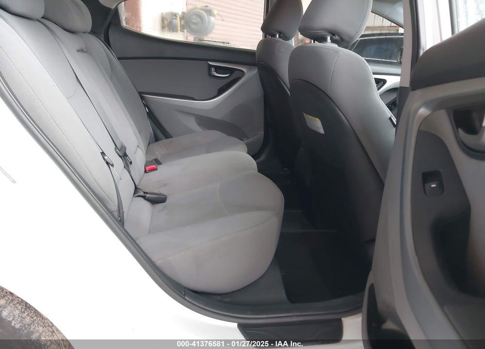 2015 HYUNDAI ELANTRA VIN: 5NPDH4AE8FH582968
