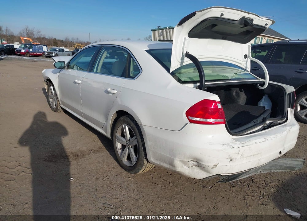 2012 VOLKSWAGEN PASSAT 2.5L SE VIN: 1VWBP7A37CC009431