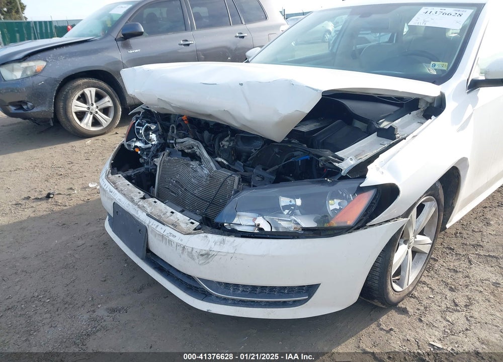 2012 VOLKSWAGEN PASSAT 2.5L SE VIN: 1VWBP7A37CC009431