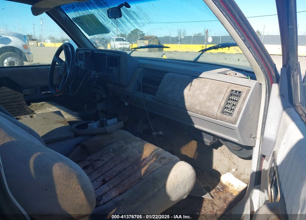 1993 GMC SIERRA K1500 VIN: 2GTEK19K7P1542981