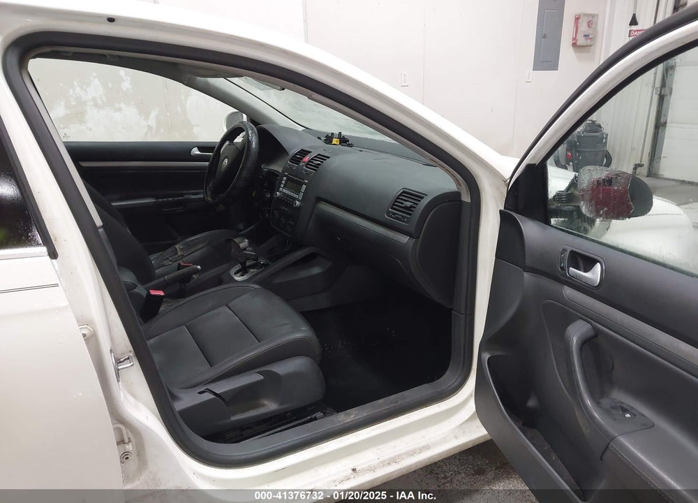 2008 VOLKSWAGEN JETTA SE/SEL VIN: 3VWRM71K88M133146