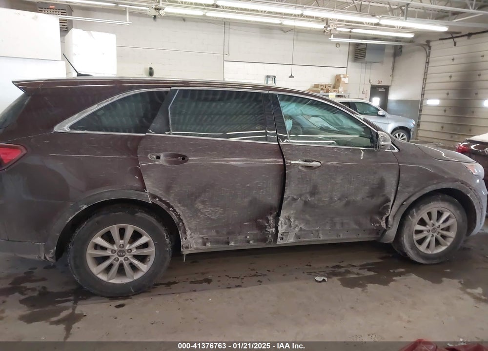 2019 KIA SORENTO 2.4L LX VIN: 5XYPGDA37KG569760