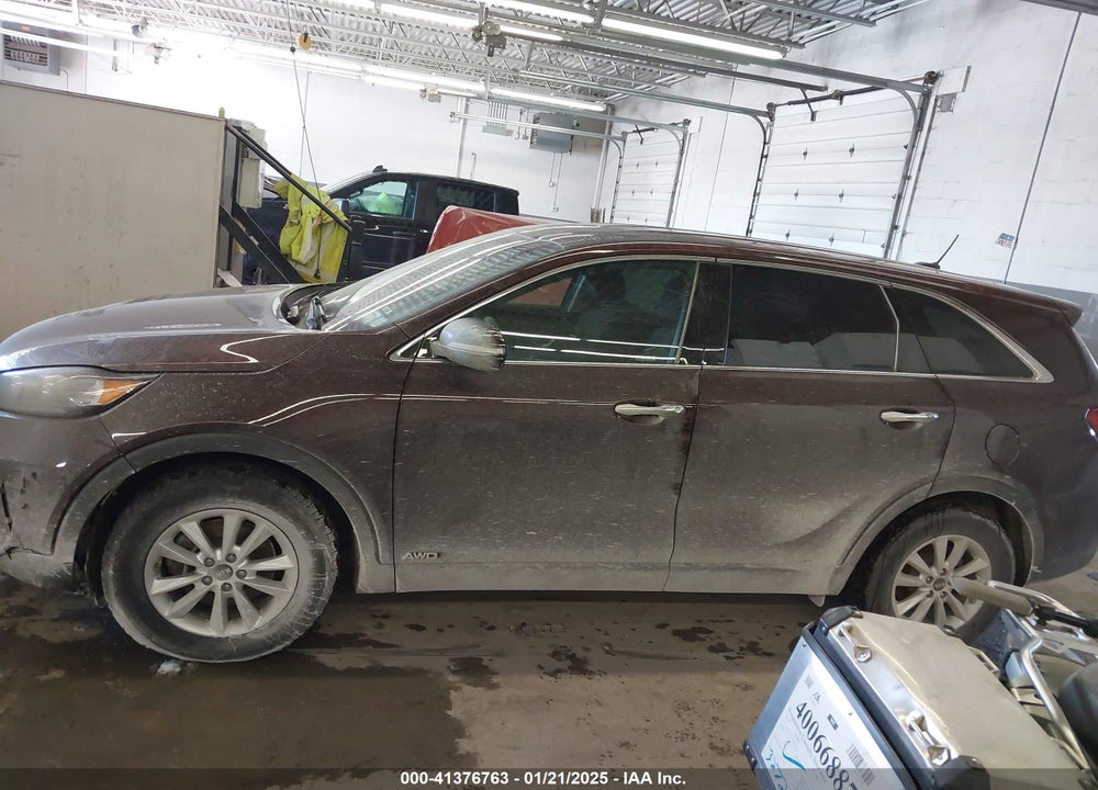 2019 KIA SORENTO 2.4L LX VIN: 5XYPGDA37KG569760