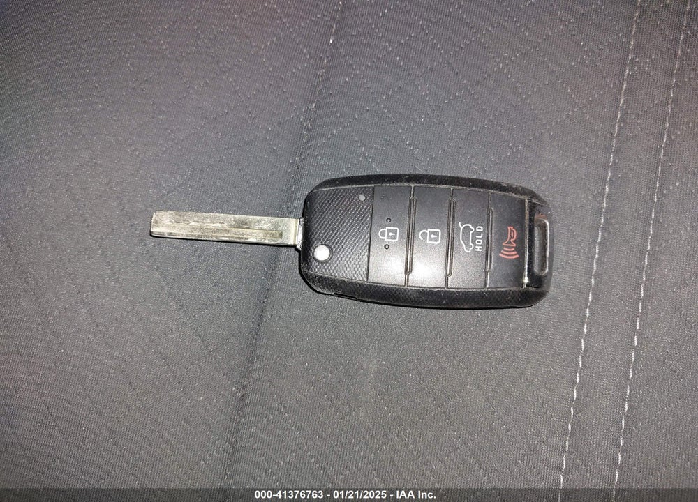 2019 KIA SORENTO 2.4L LX VIN: 5XYPGDA37KG569760