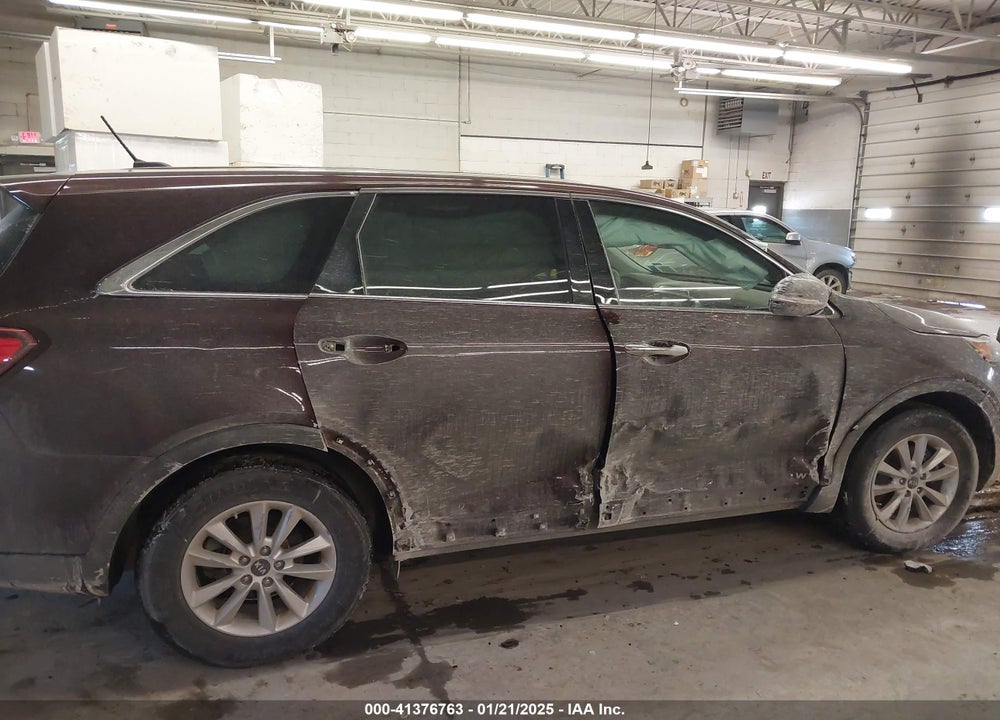 2019 KIA SORENTO 2.4L LX VIN: 5XYPGDA37KG569760