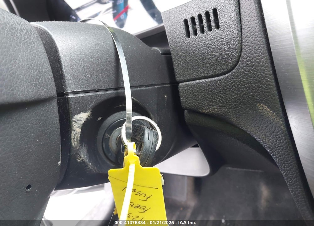 2011 FORD FUSION VIN: 3FAHP0HA0BR147651