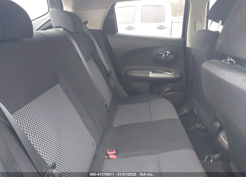2015 NISSAN JUKE S VIN: JN8AF5MRXFT507640