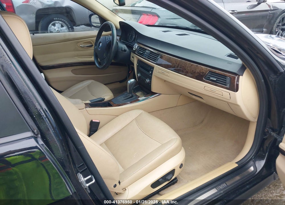 2011 BMW 328I VIN: WBAPH7G56BNN05500