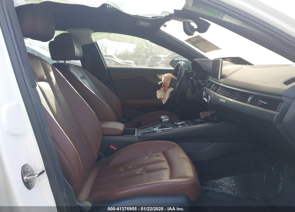 2017 AUDI A4 2.0T SEASON OF  PREMIUM VIN: WAUDNAF46HN056300