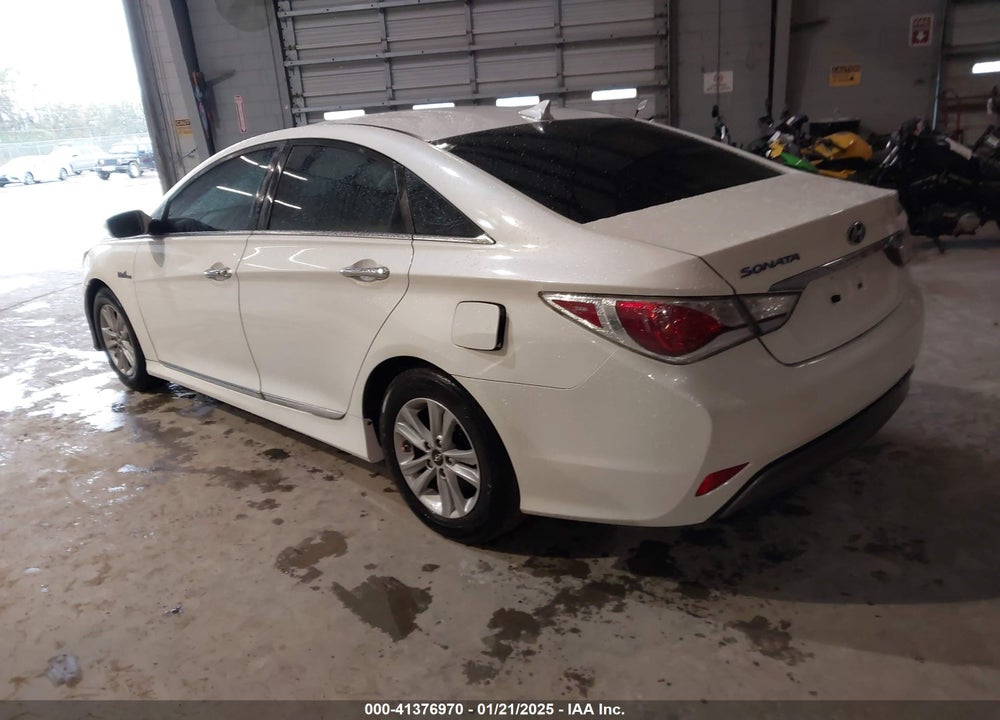 2011 HYUNDAI SONATA VIN: KMHEC4A41BA008283