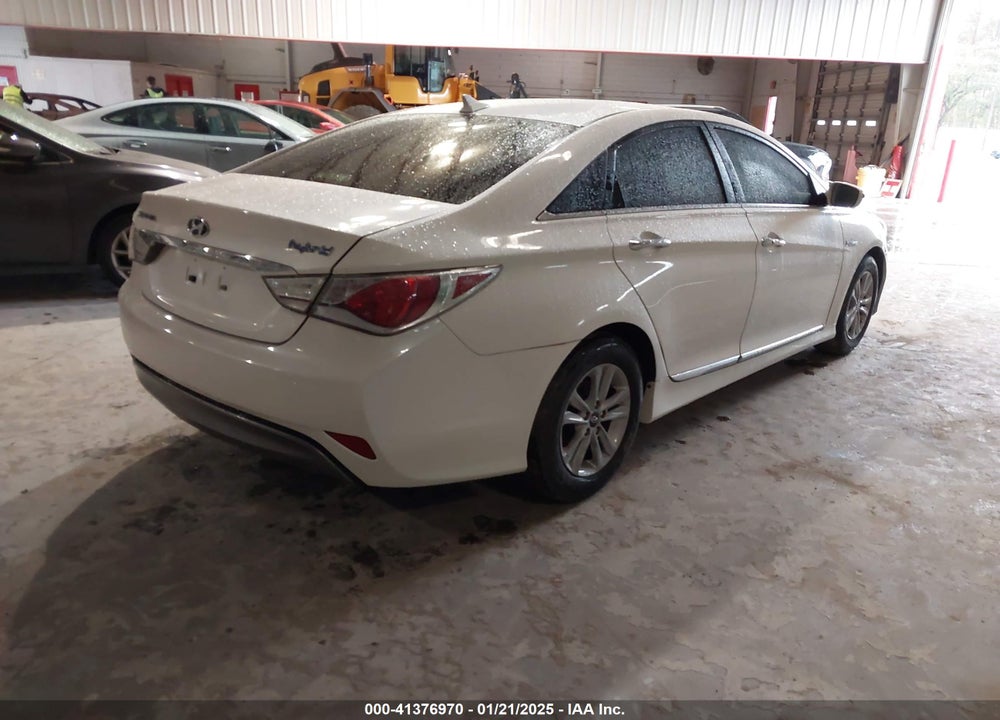 2011 HYUNDAI SONATA VIN: KMHEC4A41BA008283