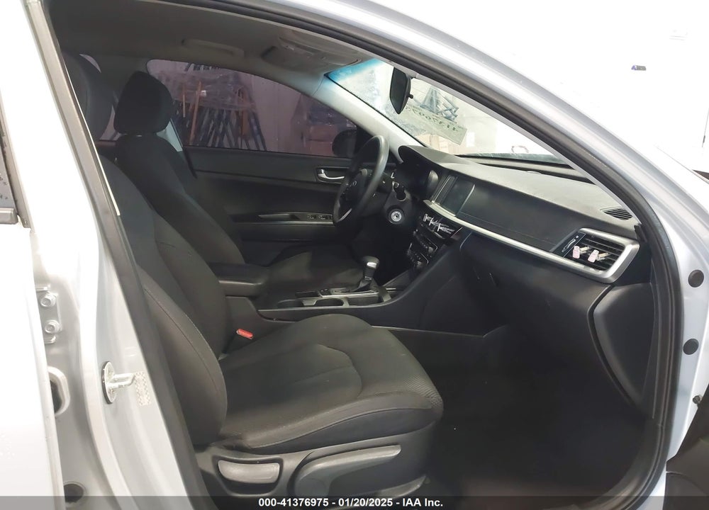 2020 KIA OPTIMA VIN: 5XXGT4L37LG391573