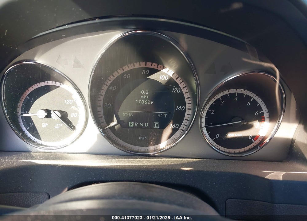 2011 MERCEDES-BENZ C 300 LUXURY/SPORT VIN: WDDGF5EB8BR173564