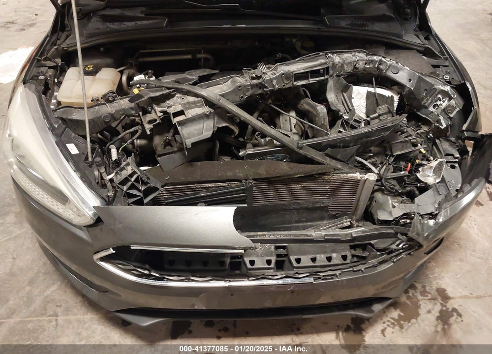 2015 FORD FOCUS VIN: 1FADP3E20FL256404