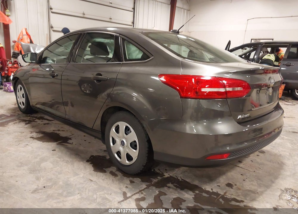 2015 FORD FOCUS VIN: 1FADP3E20FL256404