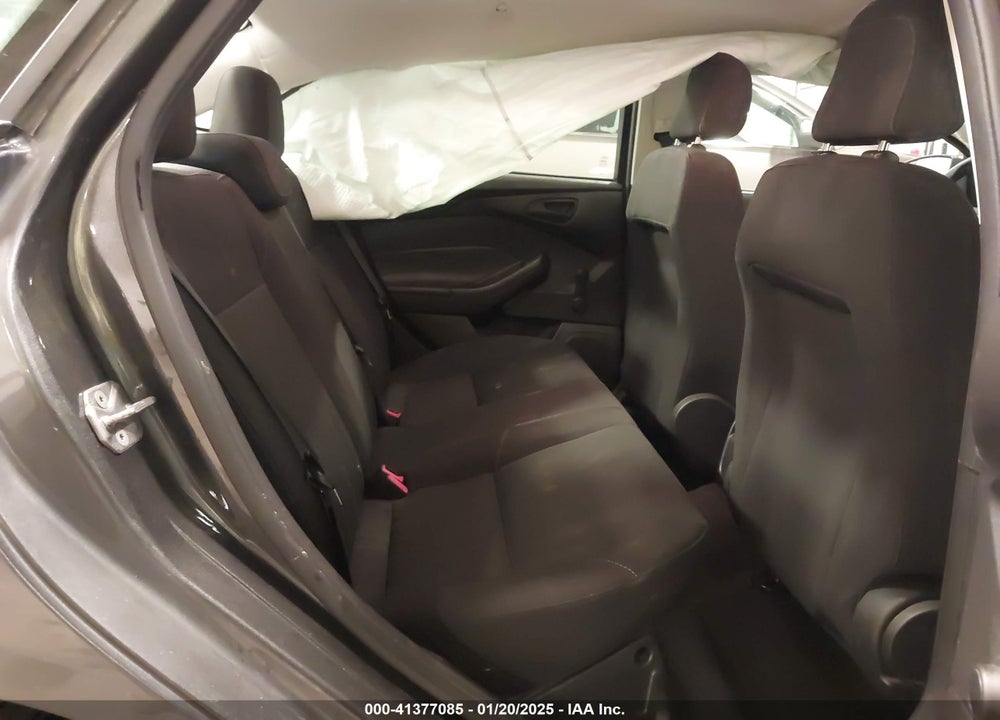 2015 FORD FOCUS VIN: 1FADP3E20FL256404