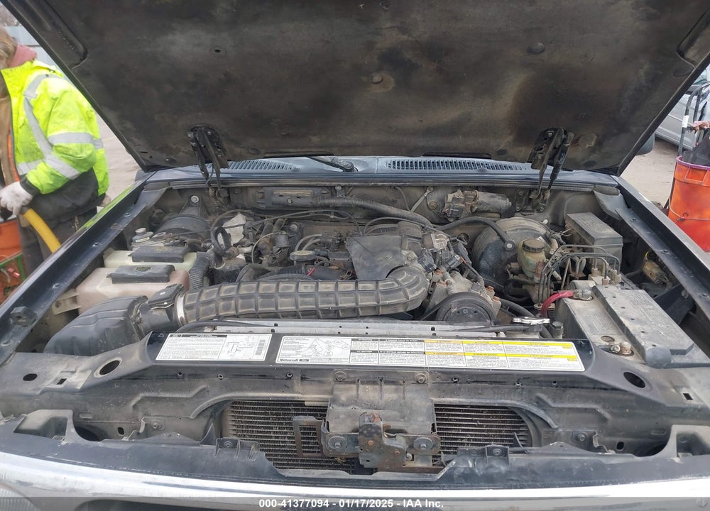 2000 FORD EXPLORER XLT VIN: 1FMZU73XXYUB14018