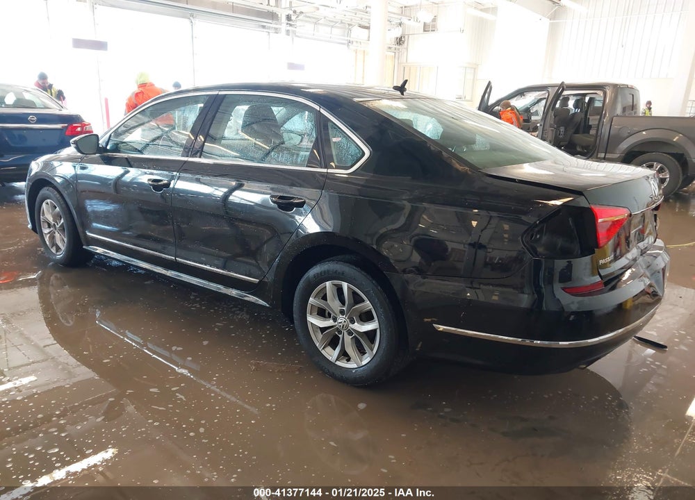 2016 VOLKSWAGEN PASSAT VIN: 1VWAT7A31GC047380