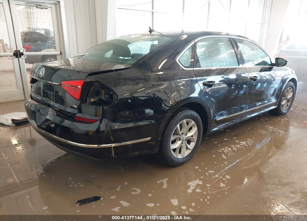 2016 VOLKSWAGEN PASSAT VIN: 1VWAT7A31GC047380